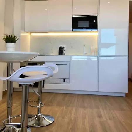 Great Sea View Apartment, Near The Beach, With Ac And Pools Apartamento
